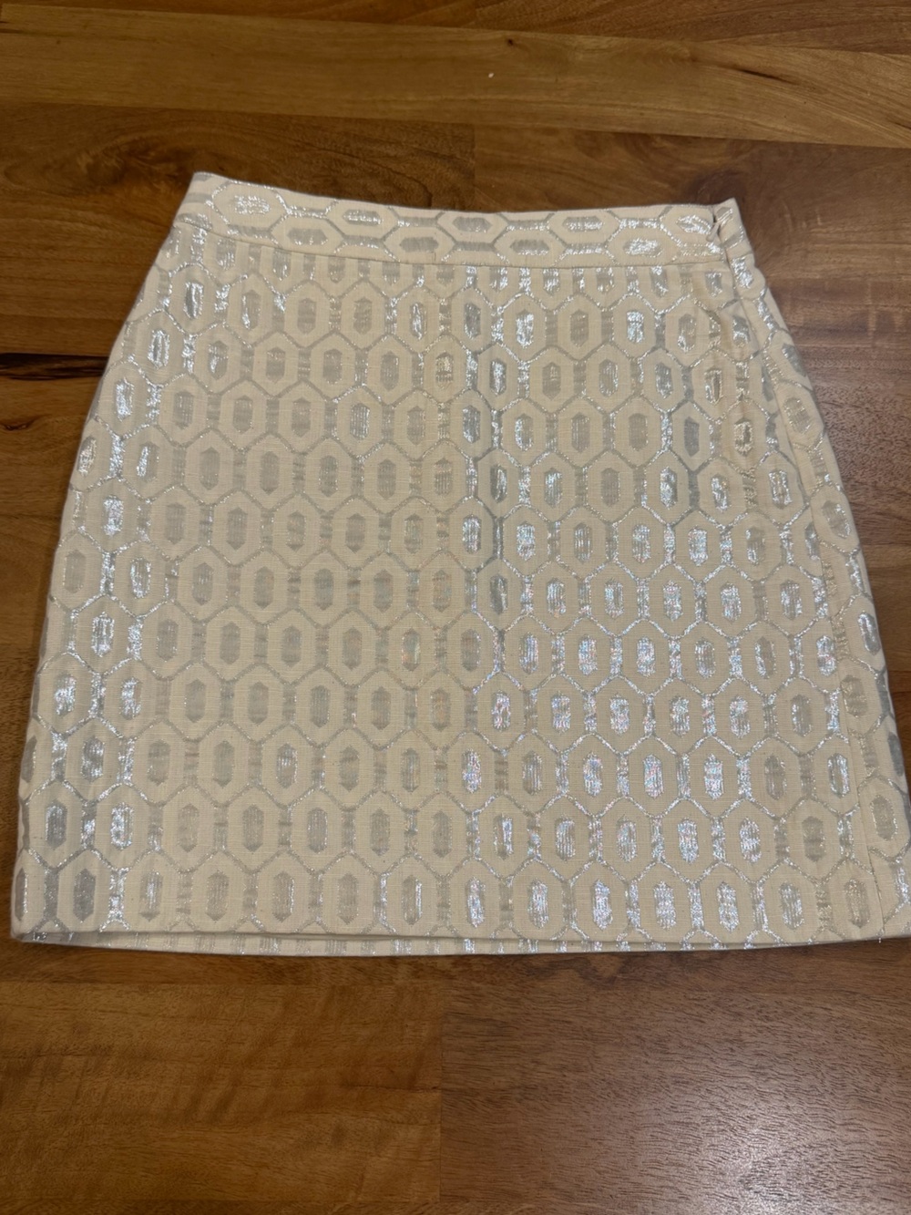 Banana Republic Cream and Silver Brocade Mini Skirt *EUC* Size 0